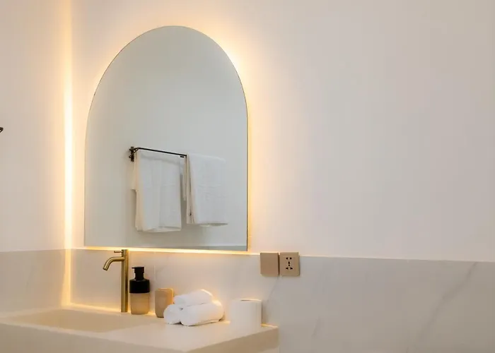 Villa Grega Mykonos, 2br Walking To Padang Padang *