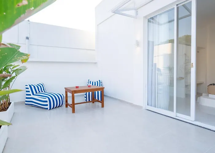 Villa Grega Mykonos, 2br Walking To Padang Padang Uluwatu (Bali)